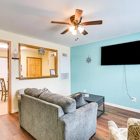 Bright Galveston Townhome Less Than 1 Mi To Downtown!